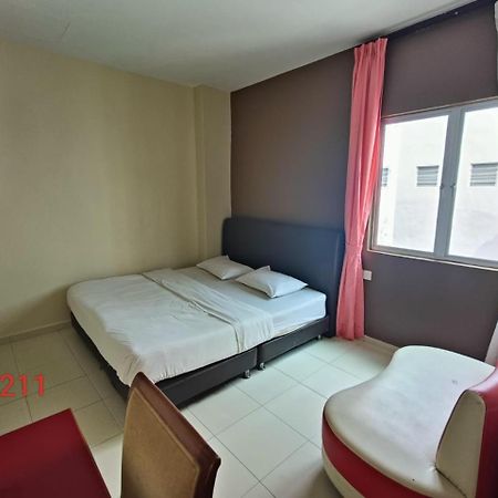 Doris Hotel Malacca Екстериор снимка
