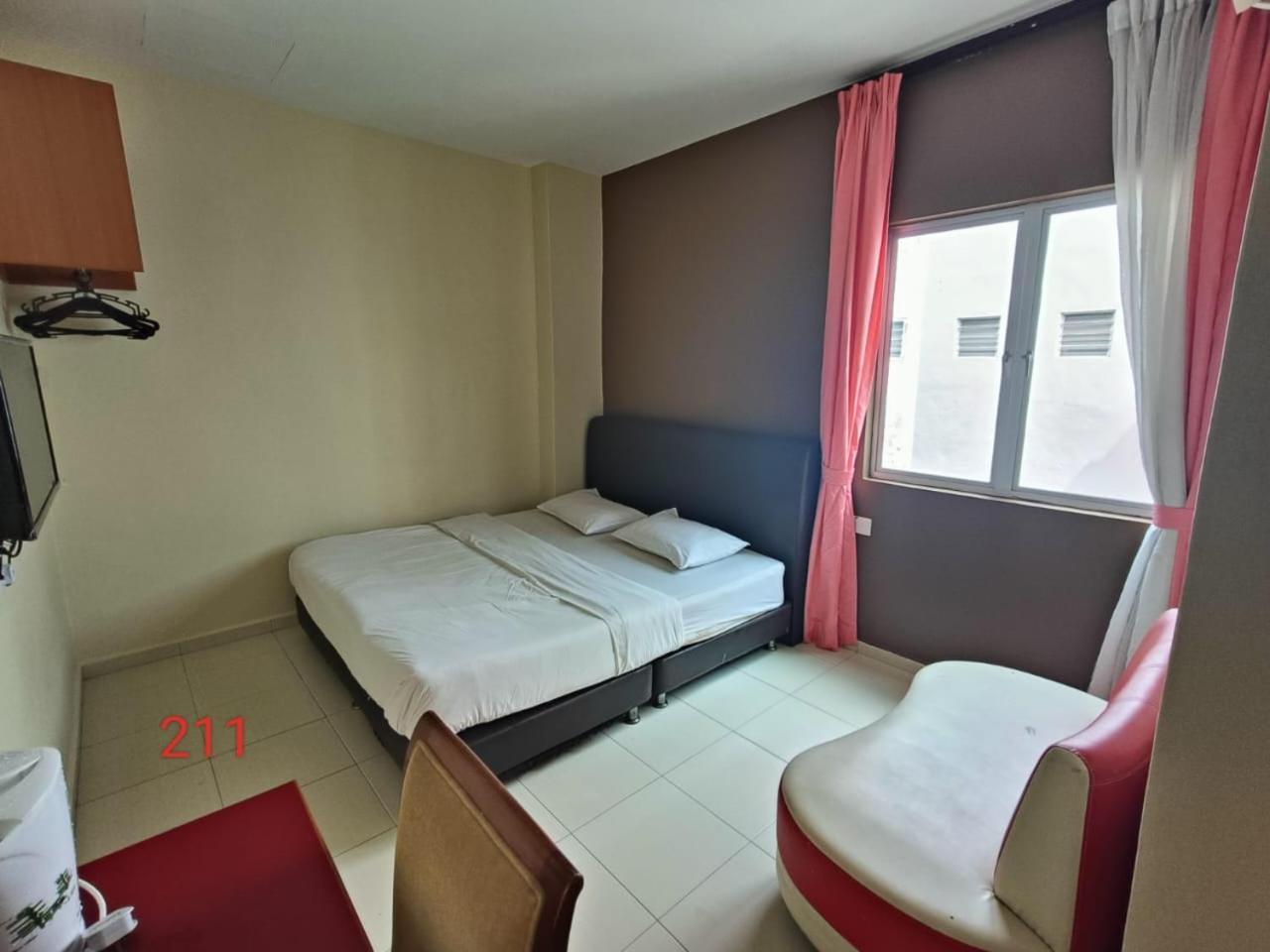 Doris Hotel Malacca Екстериор снимка