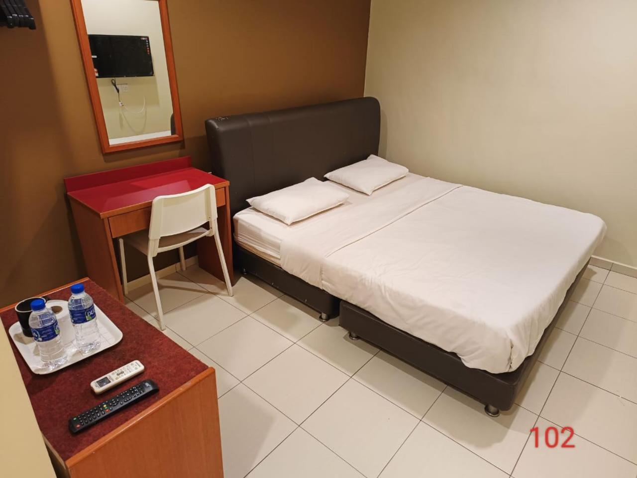 Doris Hotel Malacca Екстериор снимка