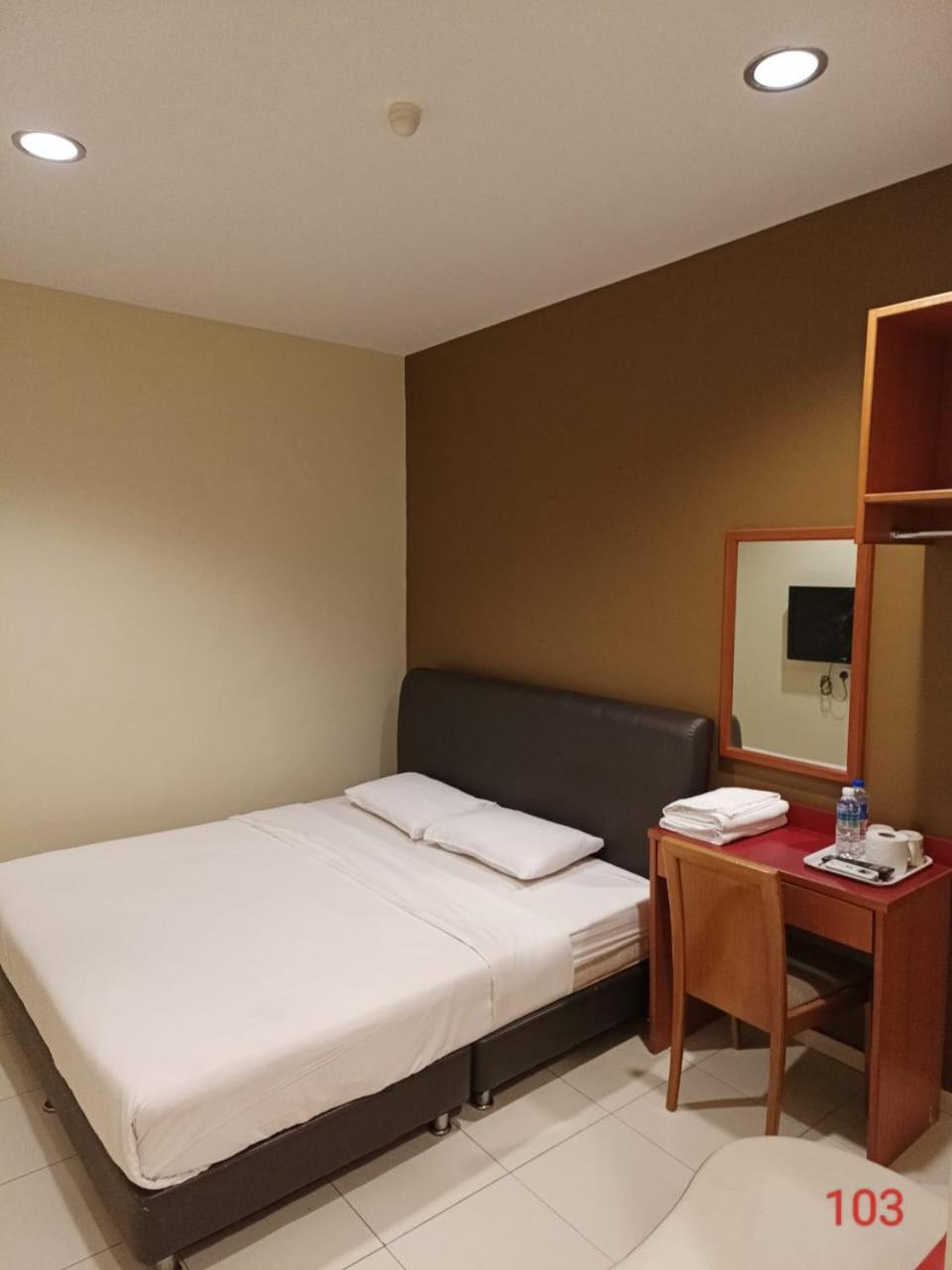 Doris Hotel Malacca Екстериор снимка