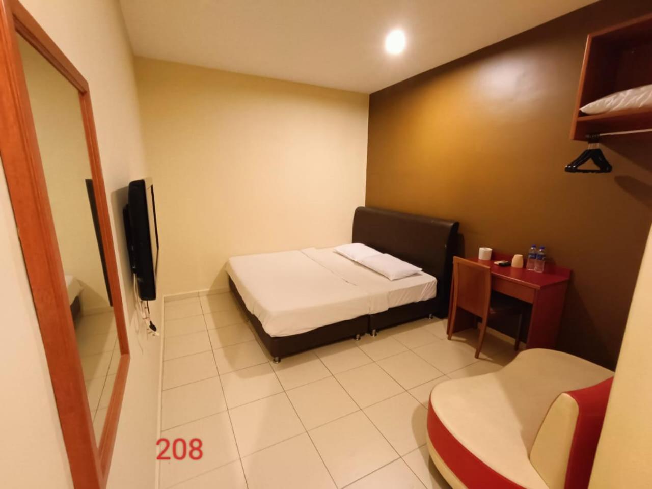 Doris Hotel Malacca Екстериор снимка